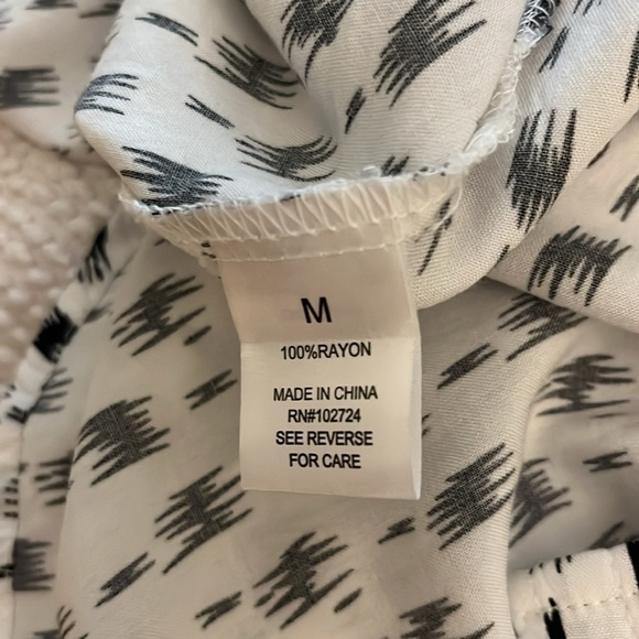 Grand & Greene long sleeved white blouse with black design. Size Medium - Picture 8 of 8